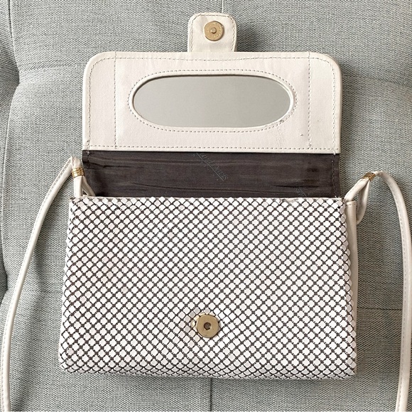 1980’s Whiting and Davis International White Mesh Crossbody Purse! Snap Closure. - Picture 7 of 11